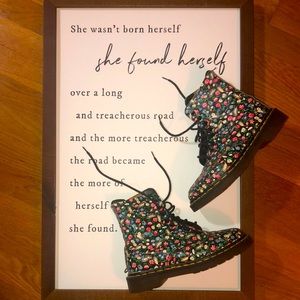 Dr. Martens RARE Vintage Made in England 🌼Floral🌸 US 6/UK 4